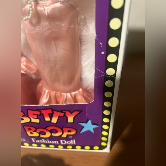 Betty Boop Fashion Doll " Boop-oop-a-doop Girl" Vintage  1986 - Picture 8 of 8